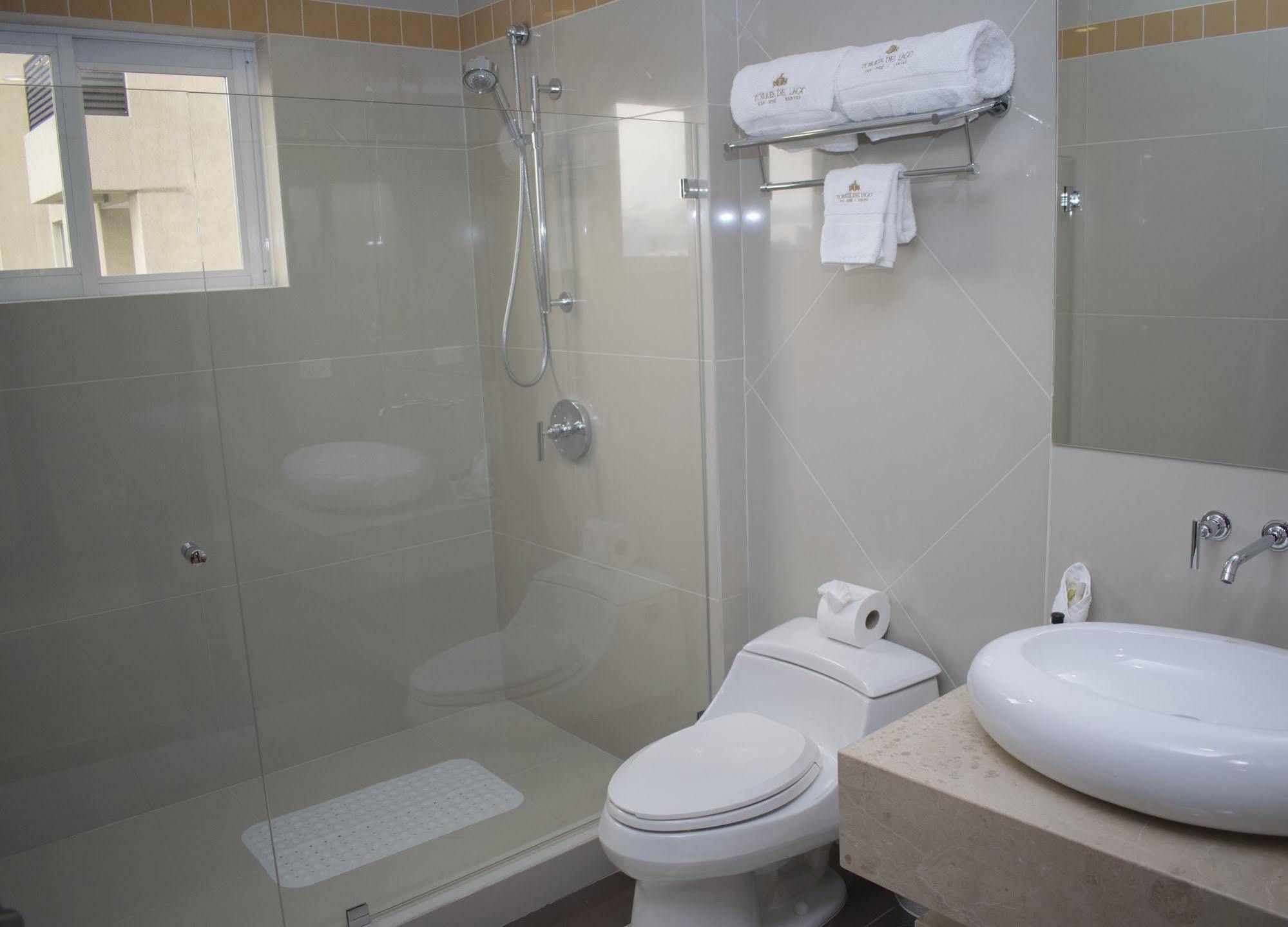 Torres Del Lago Suites And Apartments سان هوزيه المظهر الخارجي الصورة