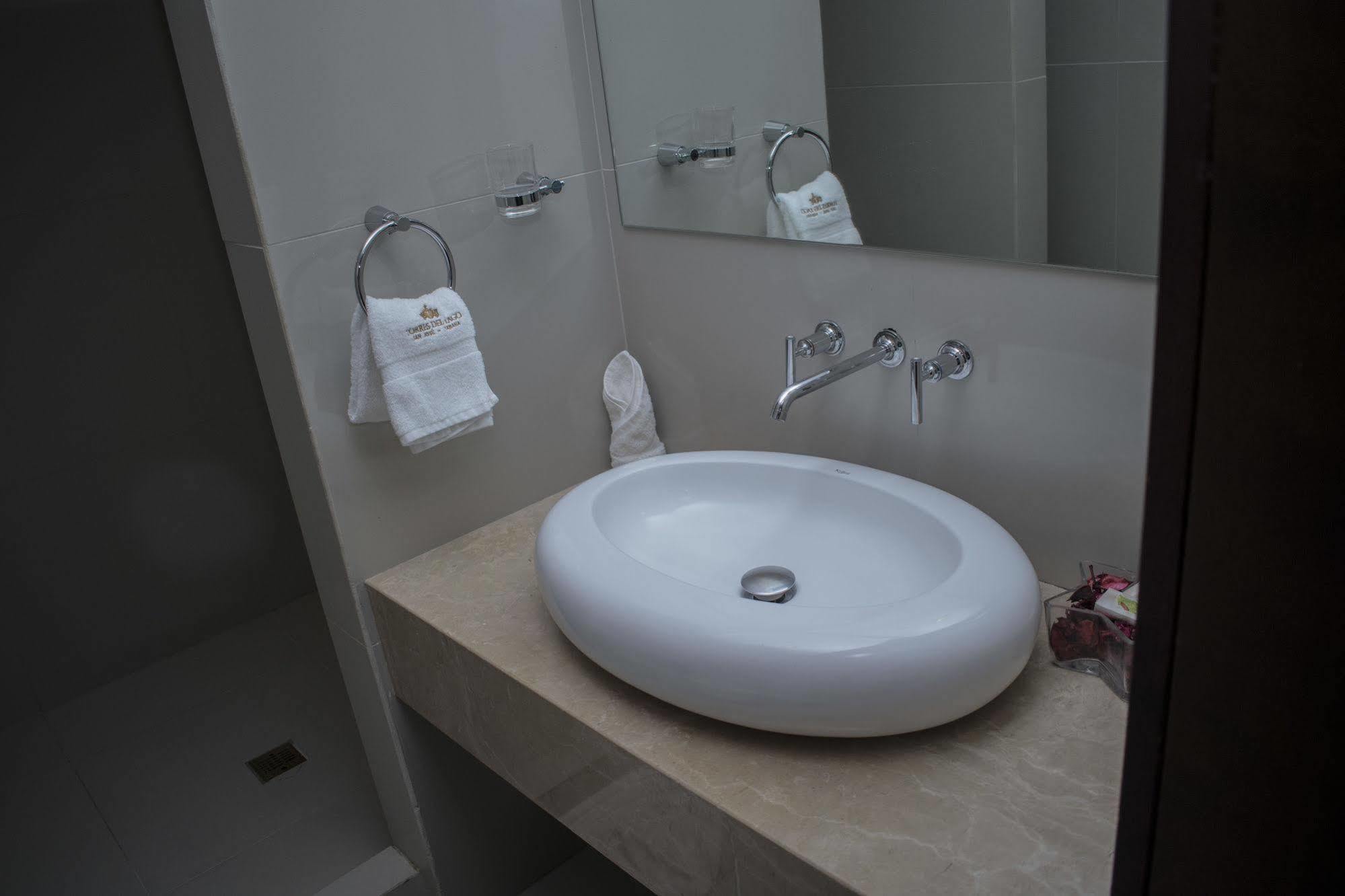 Torres Del Lago Suites And Apartments سان هوزيه المظهر الخارجي الصورة