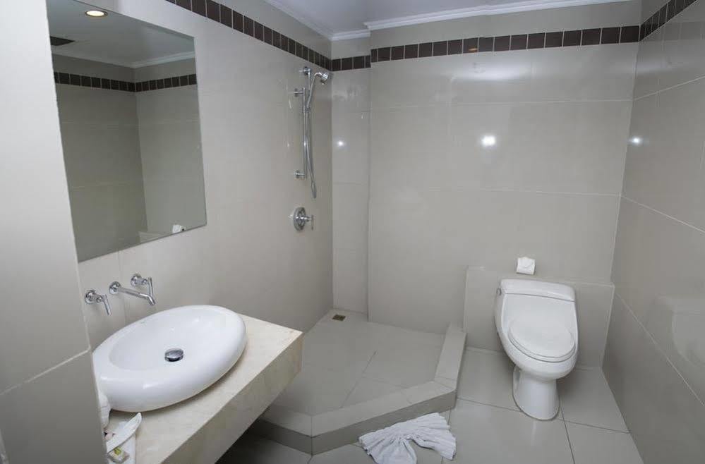 Torres Del Lago Suites And Apartments سان هوزيه المظهر الخارجي الصورة