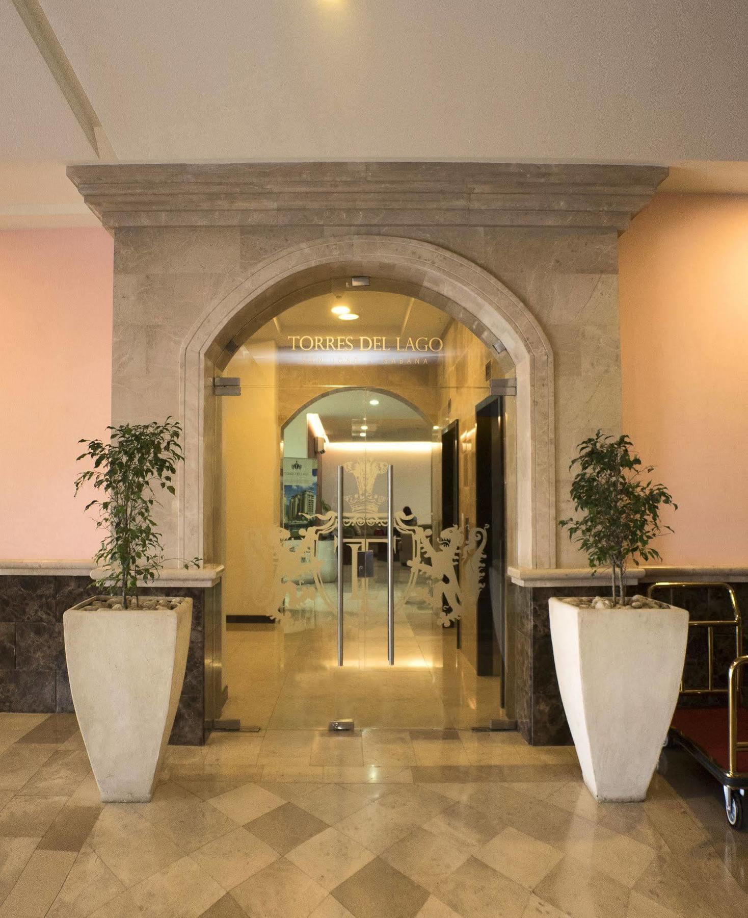 Torres Del Lago Suites And Apartments سان هوزيه المظهر الخارجي الصورة